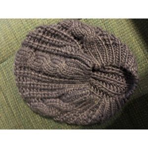 Knitted grey beanie